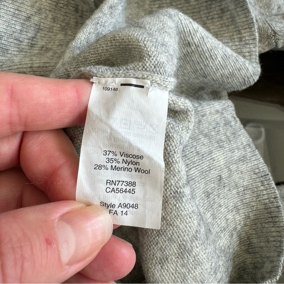 Rare! J. Crew Wool Dog w/ Heart Shaped Eyes Crew Neck Sweater - Valentines Day - Picture 5 of 7